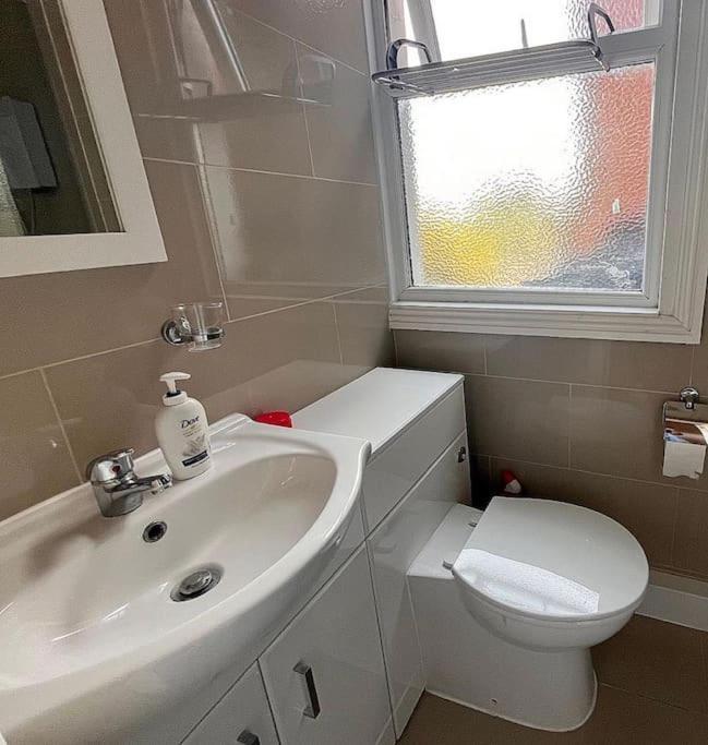 Modern 1-bed In * Londra